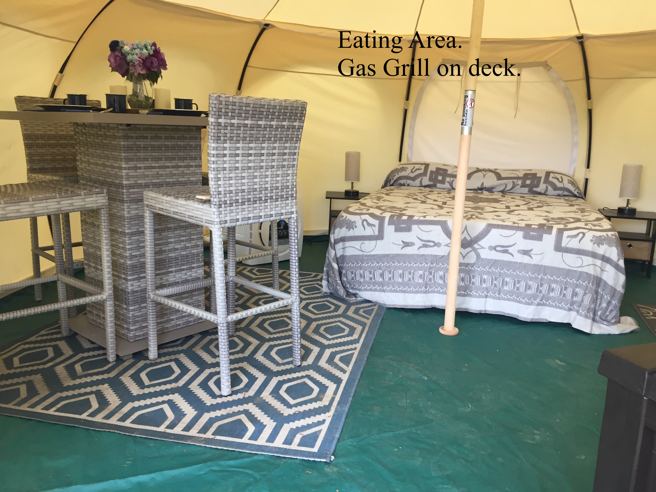 IMG_2799eating area.png