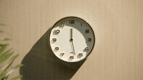 25HOURS_GIF_06_CLOCK-TIMELAPSE.gif