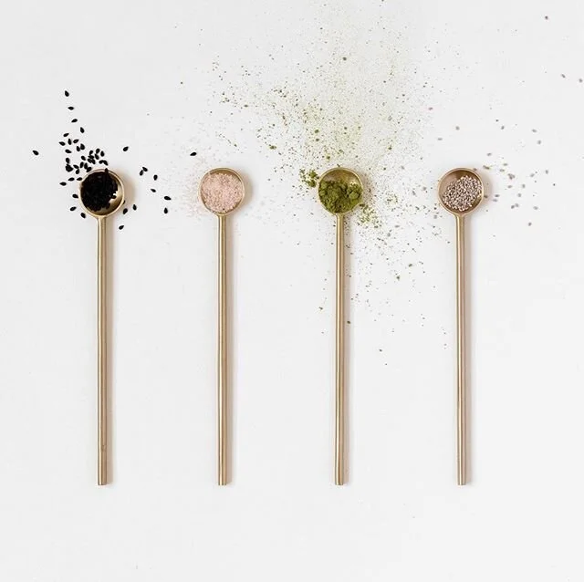 PMS AND NUTRITION - How FOOD can support a healthy cycle 💥
A powerful way to impact your hormones and neurotransmitters is to reduce INFLAMMATION in the body. The premenstrual period is a time of higher inflammation (which is why we often see a magn