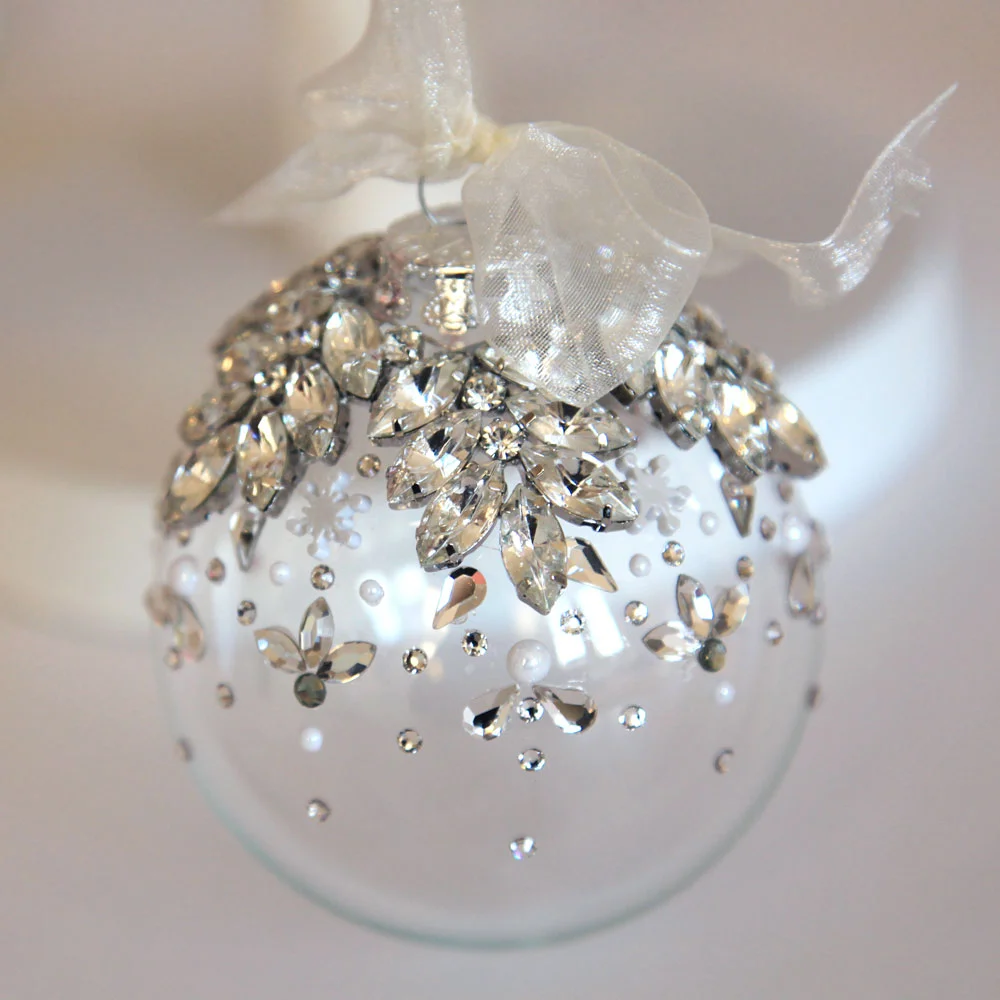 TAMSIN SEED BAUBLE goes to Leasa Sandham