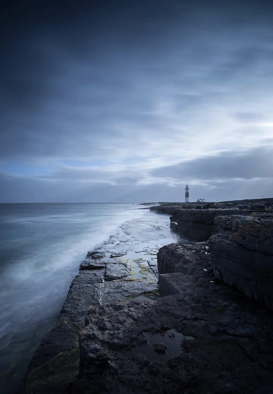 Inis Oirr, Lighthouse