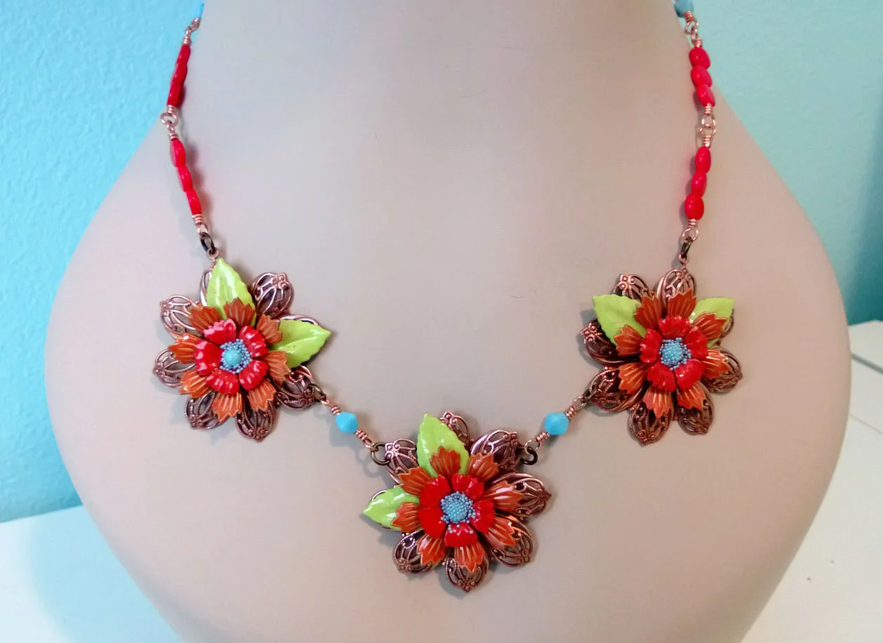 flowernecklace1.jpg