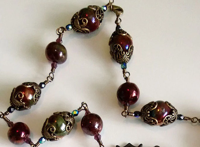 madonna-chain-close-up-web.jpg