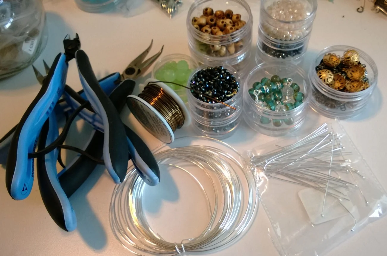 Stuff used for the lanterns: Pliers, wire, beads, headpins, bead caps. 