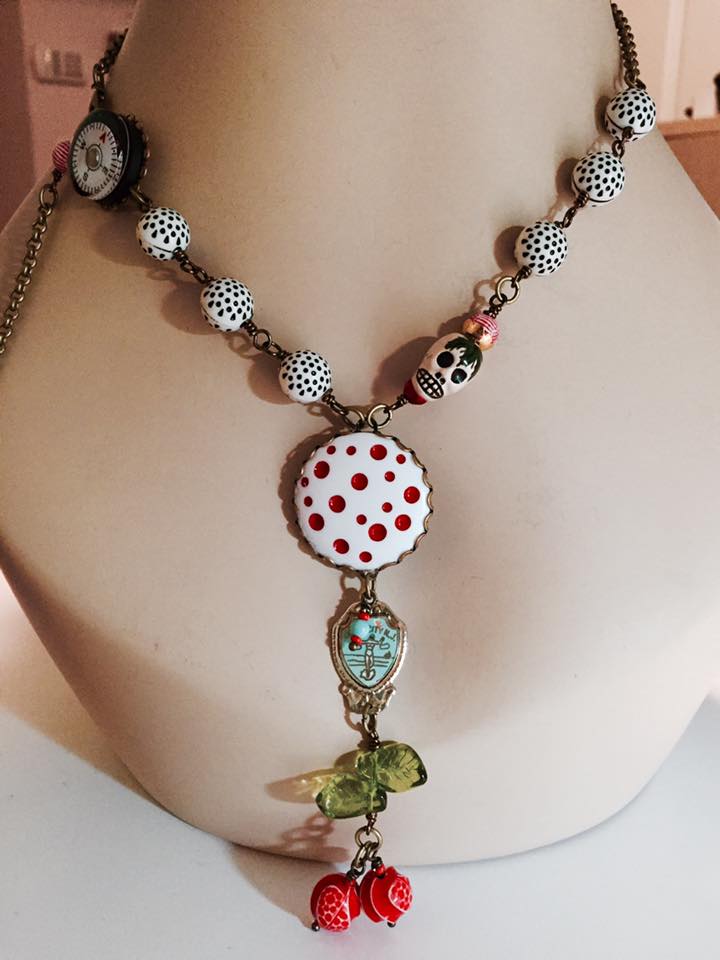 A necklace that screams fun!