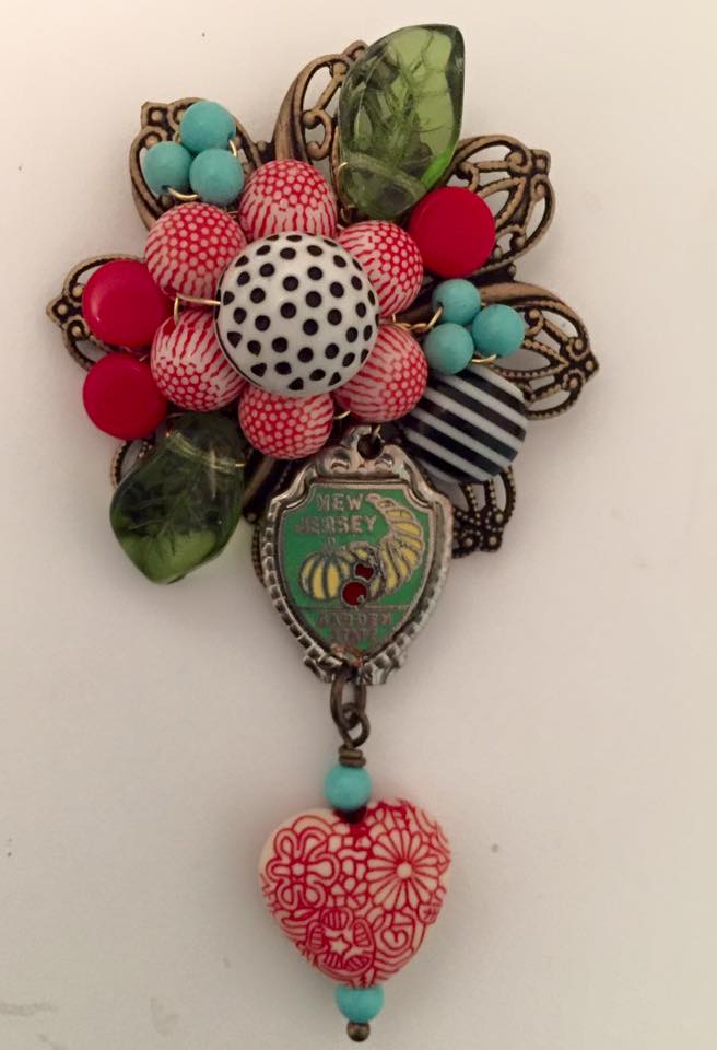 Playing a bit with pattern, color and collage with this fun brooch.