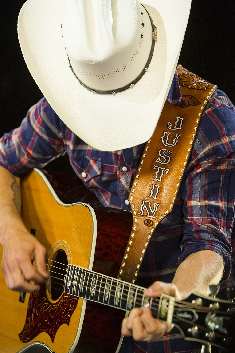 Justin Moore, performing at the Billboard Studio