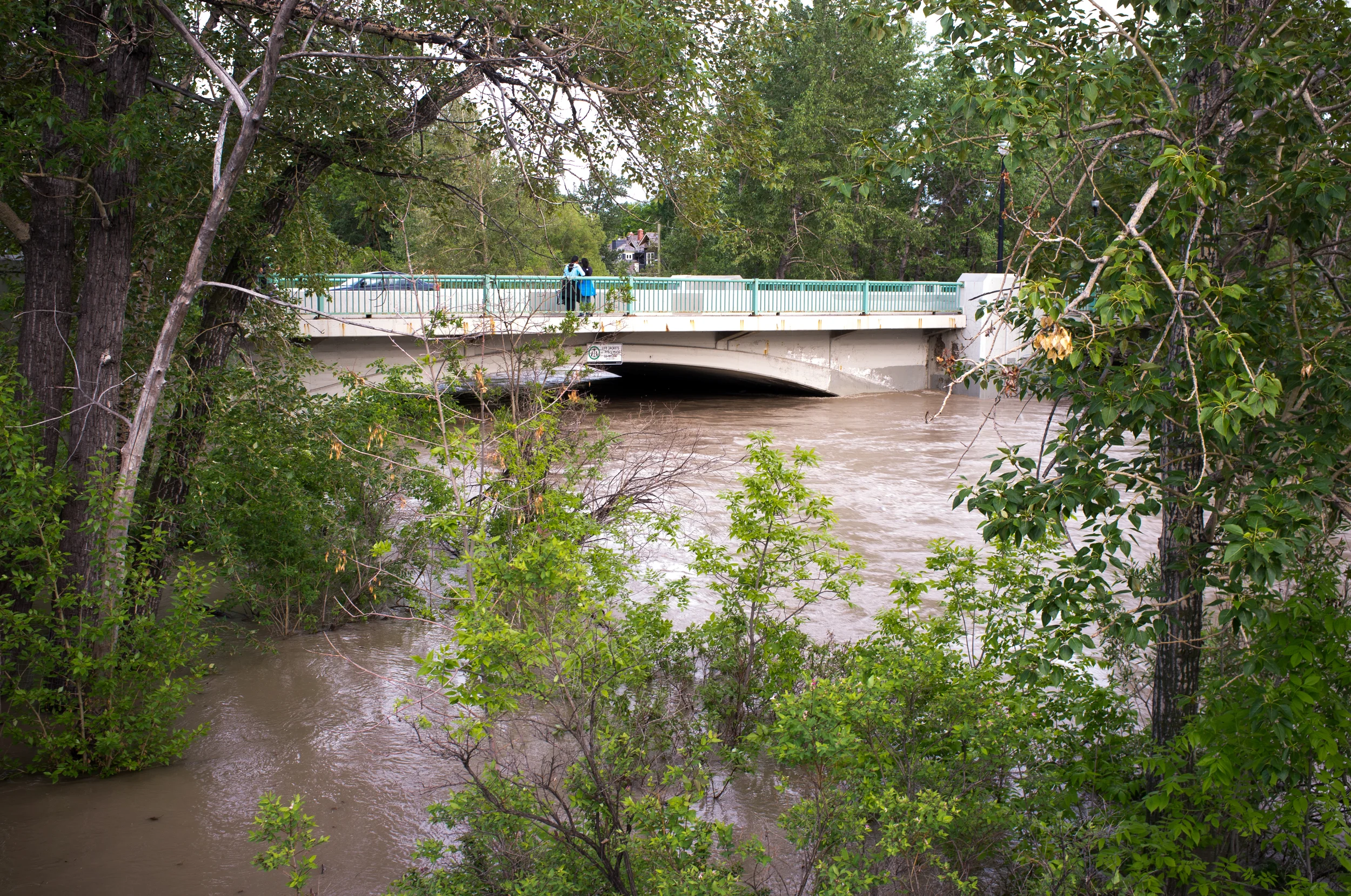 Waters rising against the 4th Street Bridge. Peak flow is expected in twelve hours.