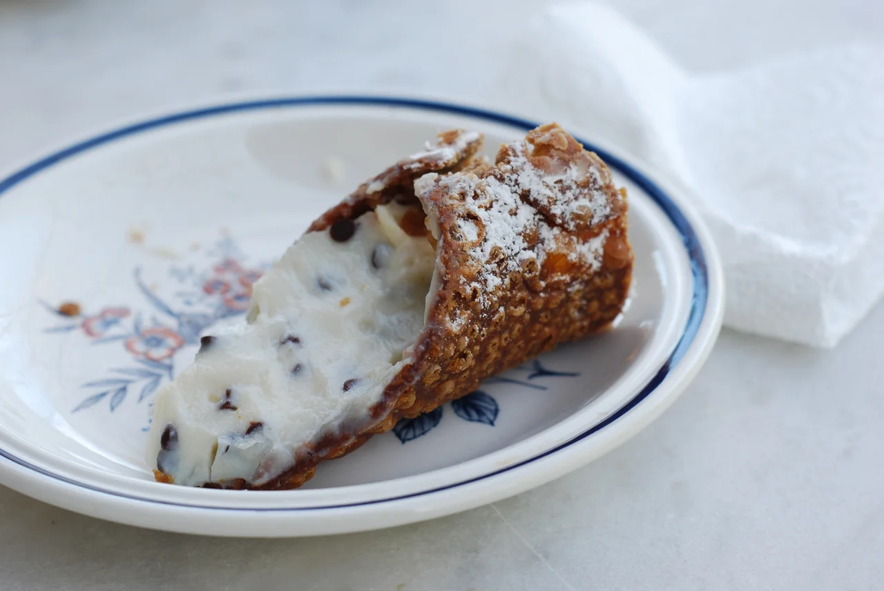 Leave_the_gun,_take_the_cannoli.jpg