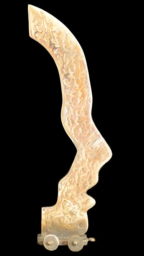 DD Shiny Profile 1983 bronze 9.5 x 3 x 2  01.jpg