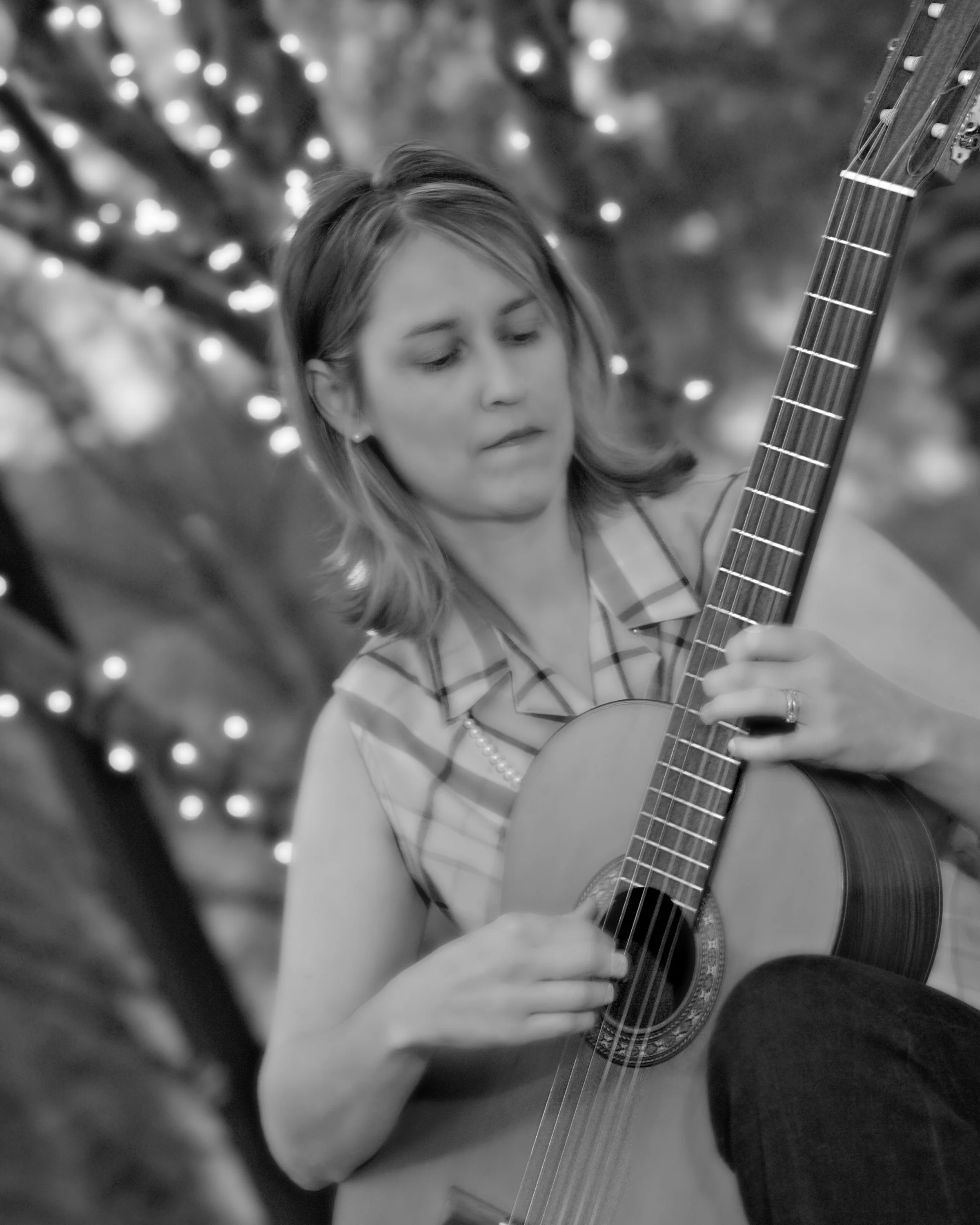 cheryl_guitar_b:w.jpg