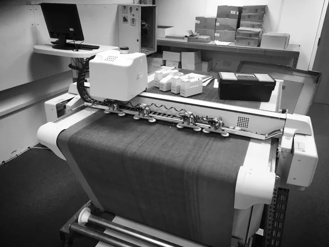 SOLD Esko Kongsberg i-xe 10 Digital Cutter