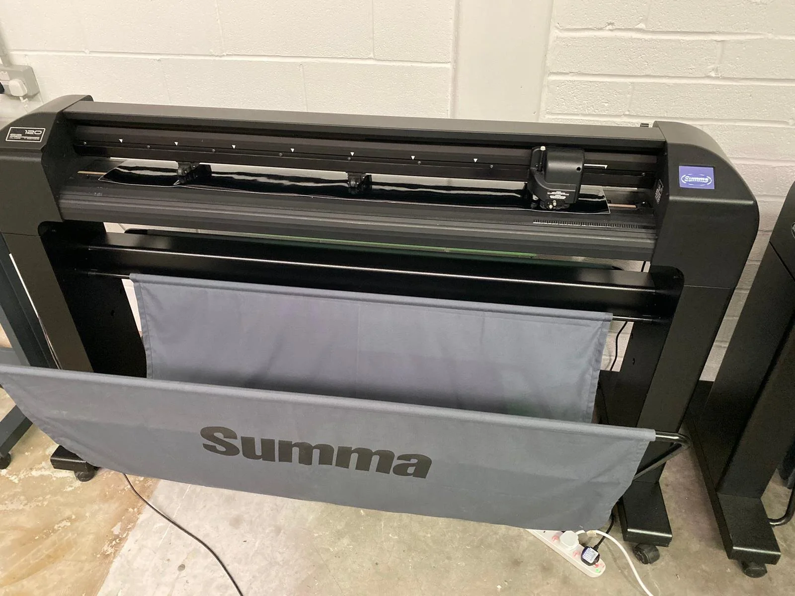 Summa-Vinyl-Cutter-For-Sale.jpg