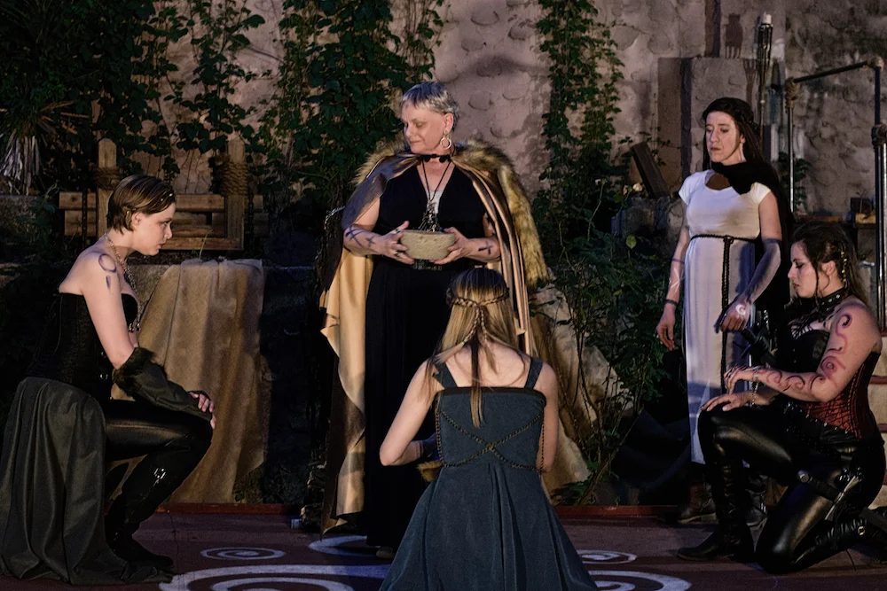 Lear, 2016