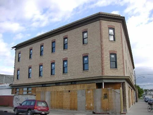The National Hotel, 1042 - 10th Ave, SE (Photo: Alberta Culture)