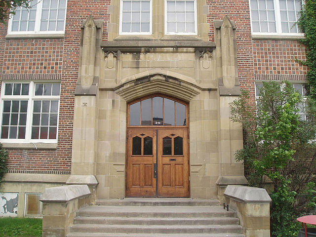 Western Canada High School (Photo: Michael Denning, Wikimedia Commons)