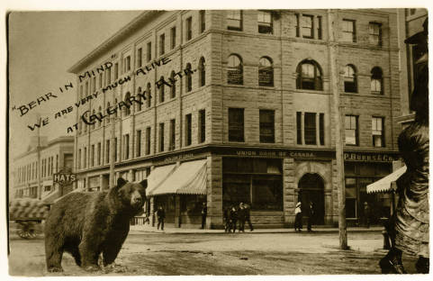 Memorable encounters on Calgary's Stephen Avenue, this one at First Street East where Milestone's now stands. (Photo: Calgary Public Library Community Heritage & Family History Collection )