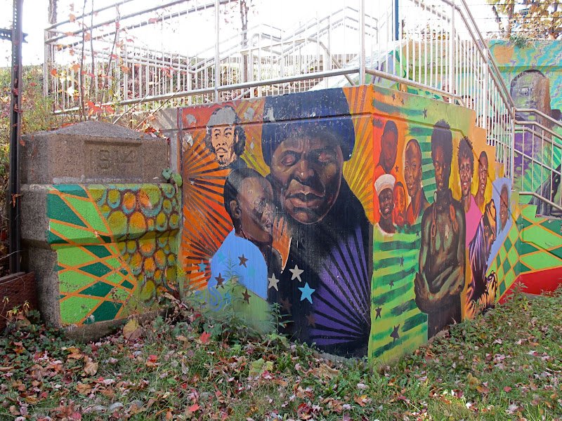 4-mural-pittsburgh-wilkinsburg-mlk-holbrook-savido-gist-wood-st-franklin-ave-strenght-inc-amazingcourtyard-backleftcorner.jpg