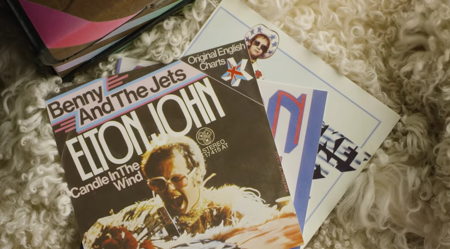 elton_0008_Layer-Comp-10.png