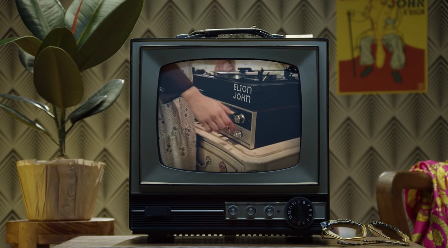 elton_0009_Layer-Comp-11.png