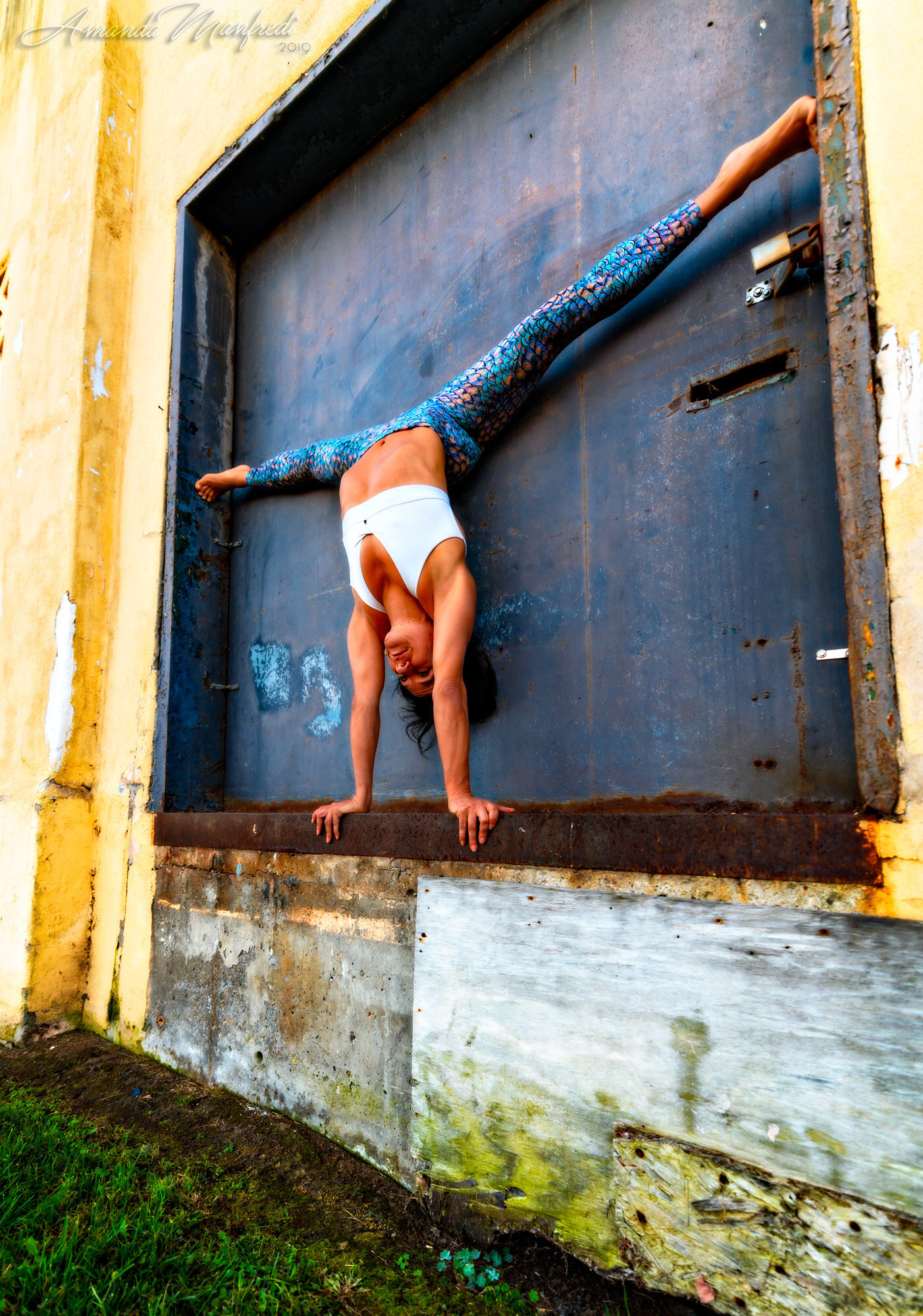 Natasha-Handstand-Split.jpg