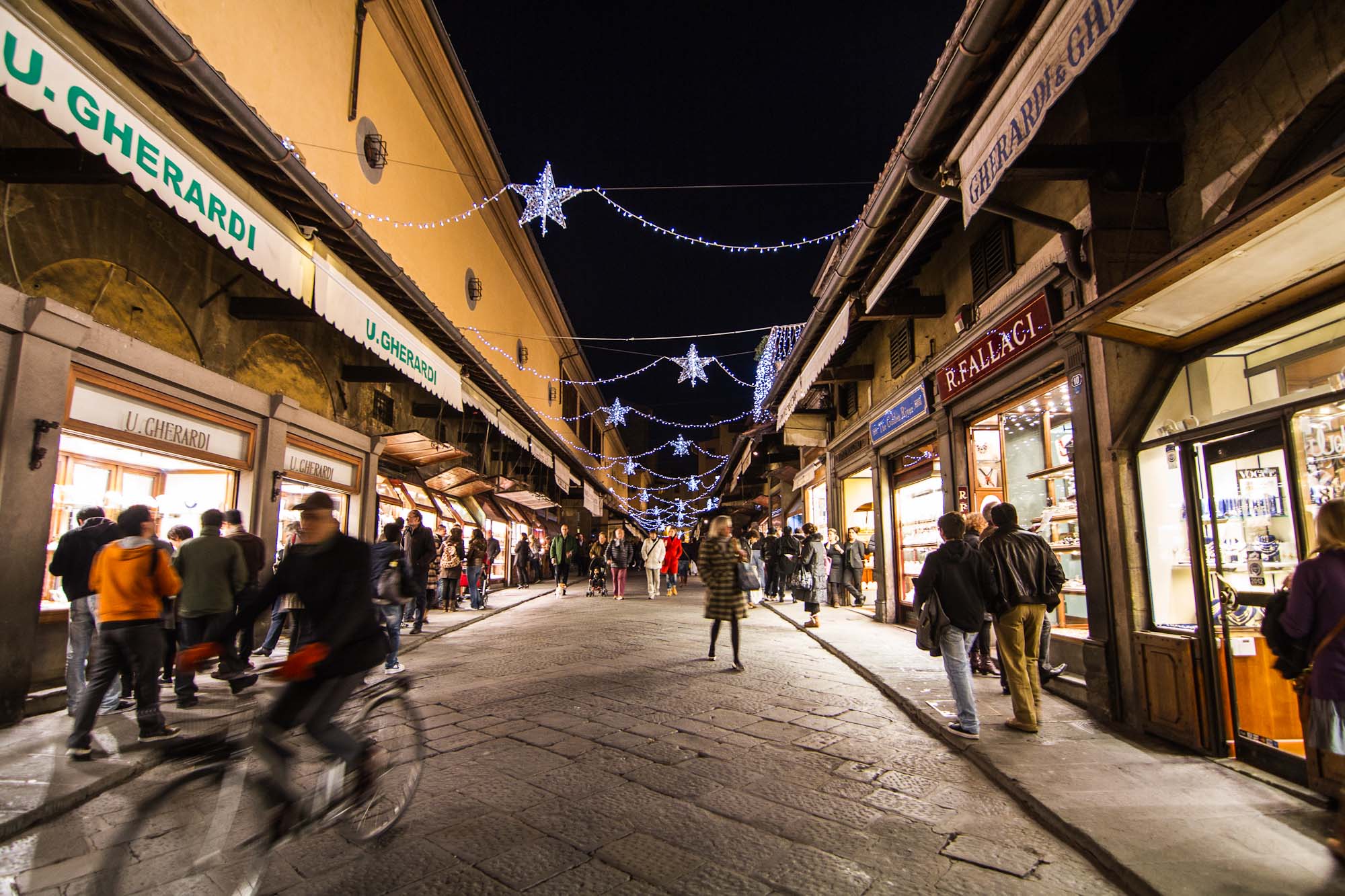  Walking the Ponte Vecchio,&nbsp;Florence 