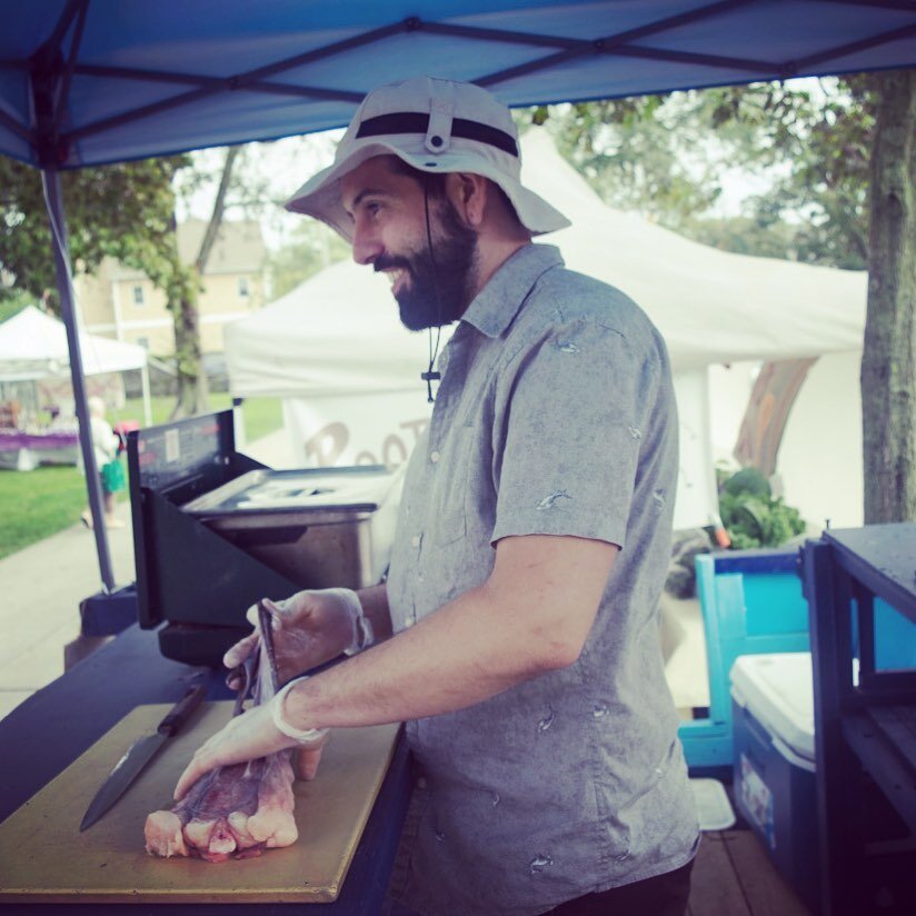 Don't miss your chance to join the next Cook a Fish, Give a Fish Class with @mcquestionable featuring Skate! Andrew is the head chef at @foodbynorth in Providence and loves local seafood! If you have ever been to North, you know that he is always com