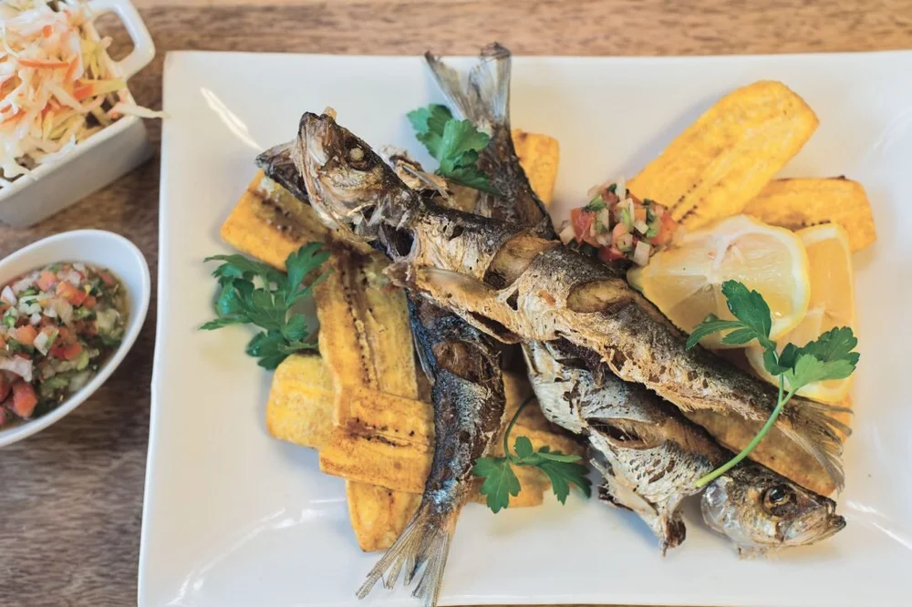 FRIED FISH WITH PLANTAINS, CABBAGE SALAD, AND PICO DE GALLO — Eating ...