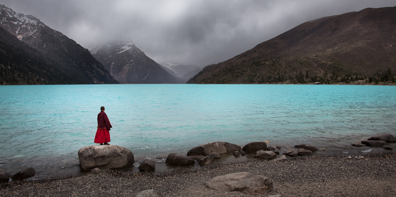 Phil Borges, " Lake Hihun Lhatso", Courtesy of Phil Borges.