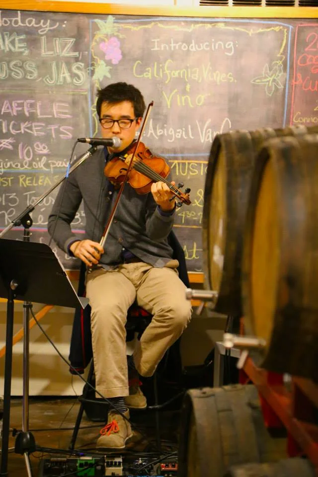 Joe Kye draws upon an electric array of folk, jazz, classical and rock. Using his violin in amazing ways he lit up 2nd Sat. 