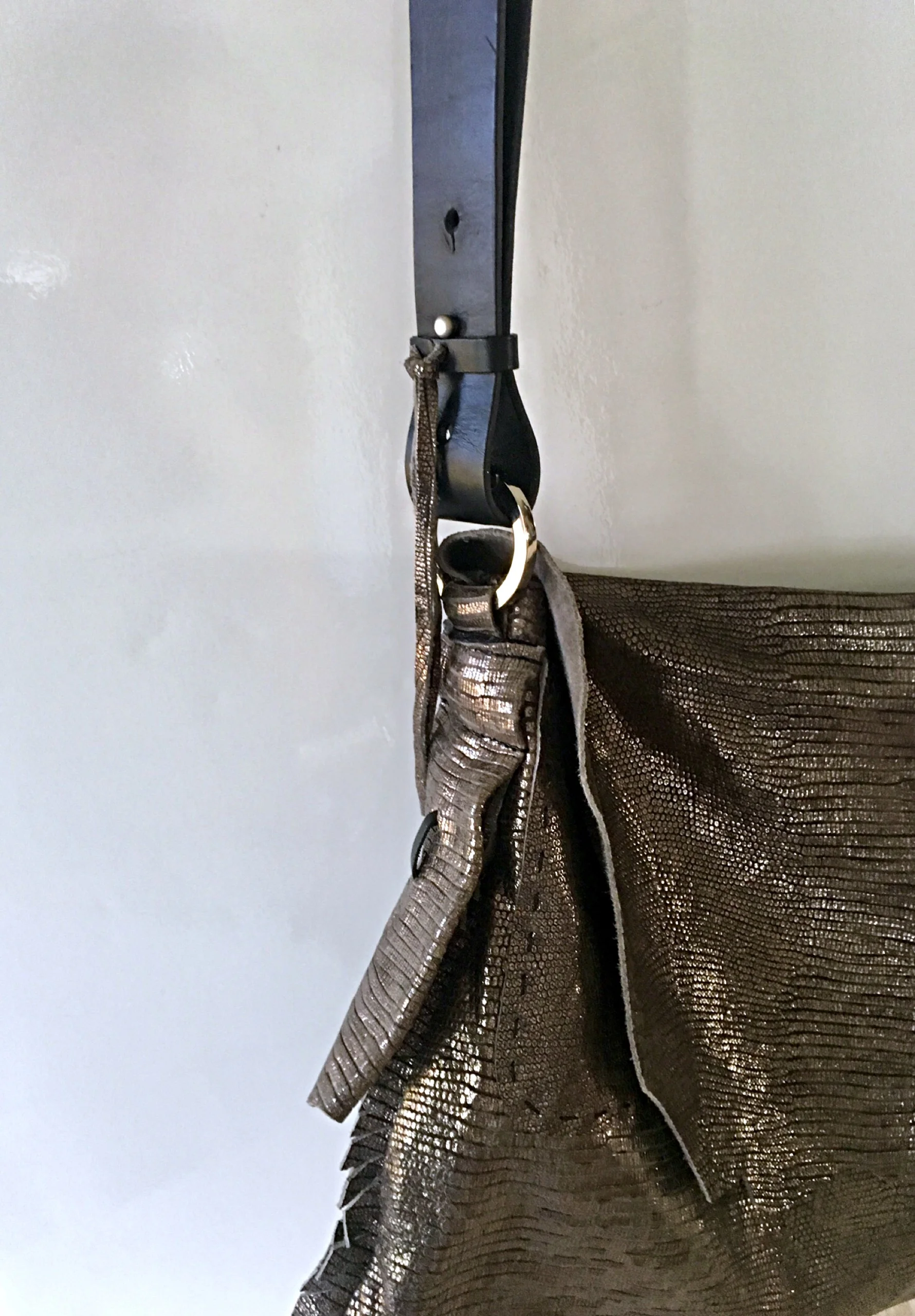 8F313571-B5A1-46BB-AB8C-6988F88F7E66