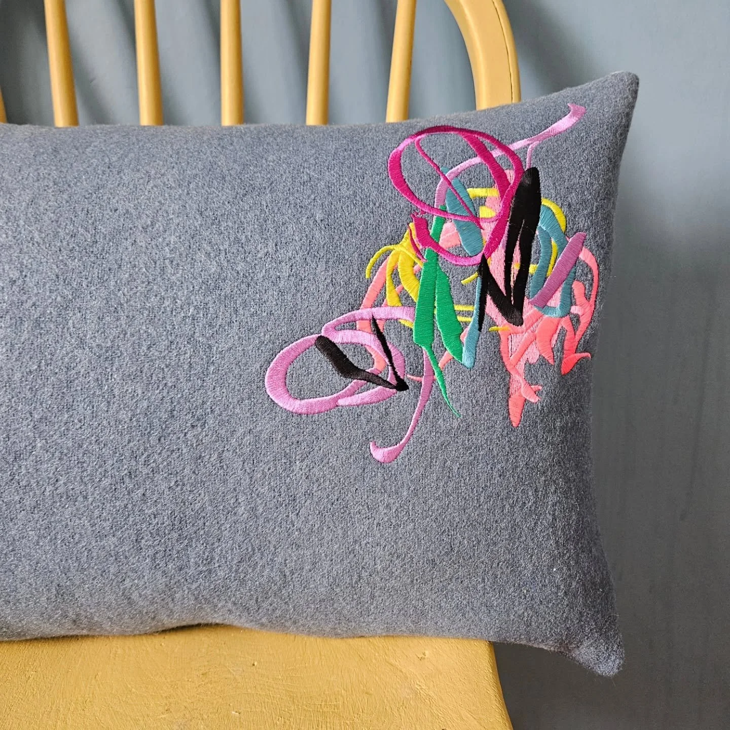 ABSTRACT JOY ALERT! 
The 'Arthur' on hand dyed wool ready for @thefromeindependent TOMORROW! Find me in my usual spot on the brilliant St Catherine's Hill 

#fromeindependent #eastermarket #shopsmall #shophandmade #papercutts