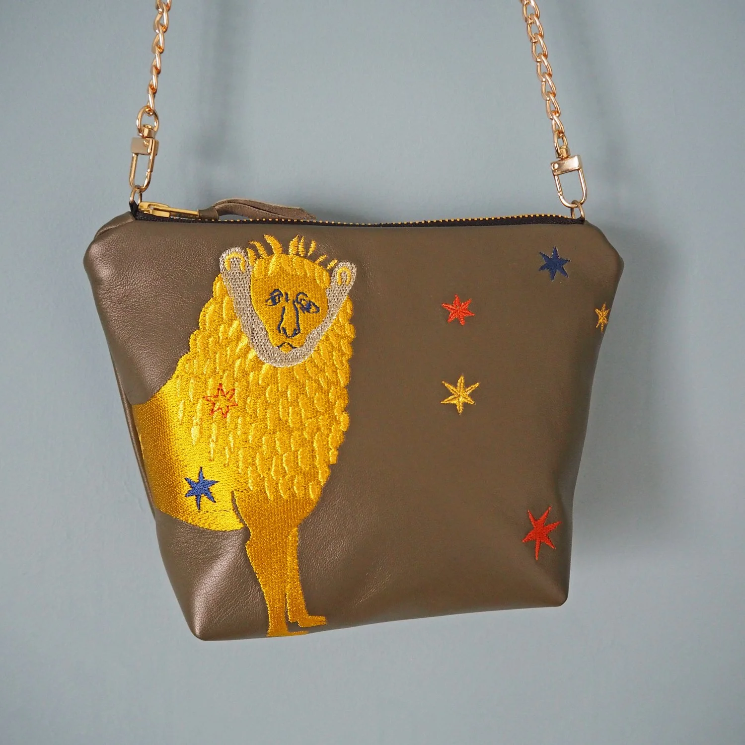 lazlo close up hanging.jpg