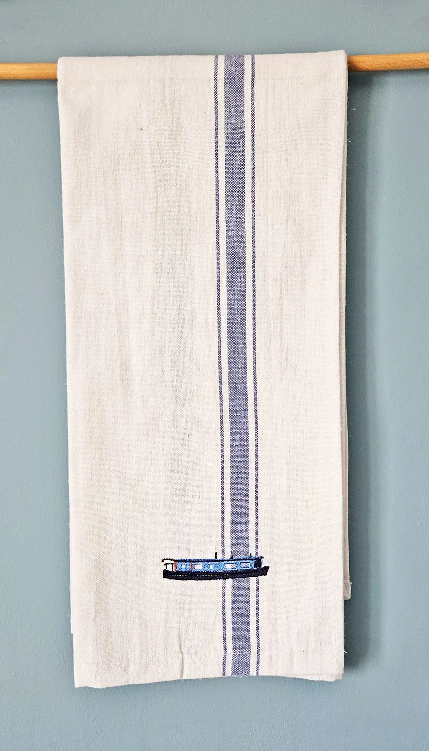 narrowboat 2 bluehanging.jpg