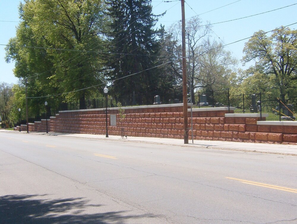Oak Hill Cemetery Wall 035.jpg