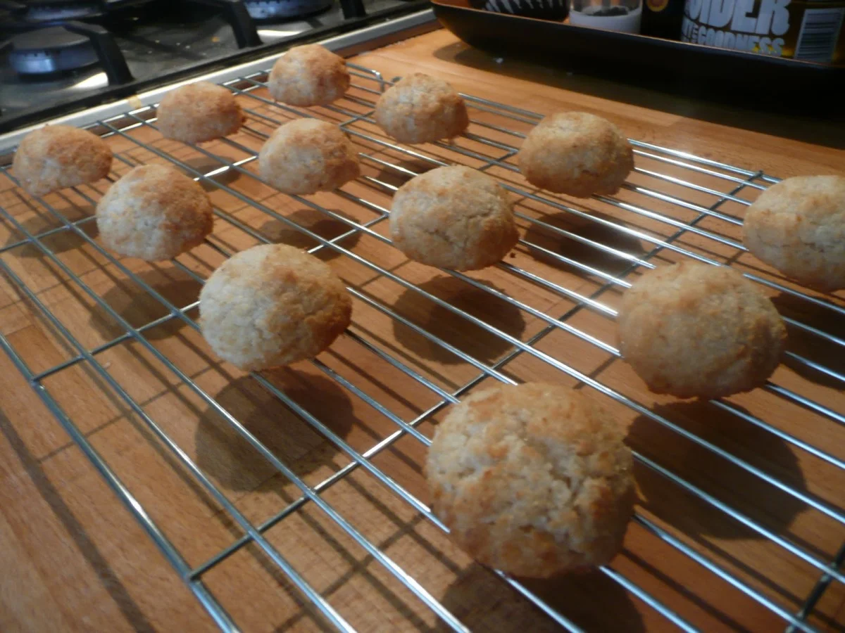 Cooling Macaroons