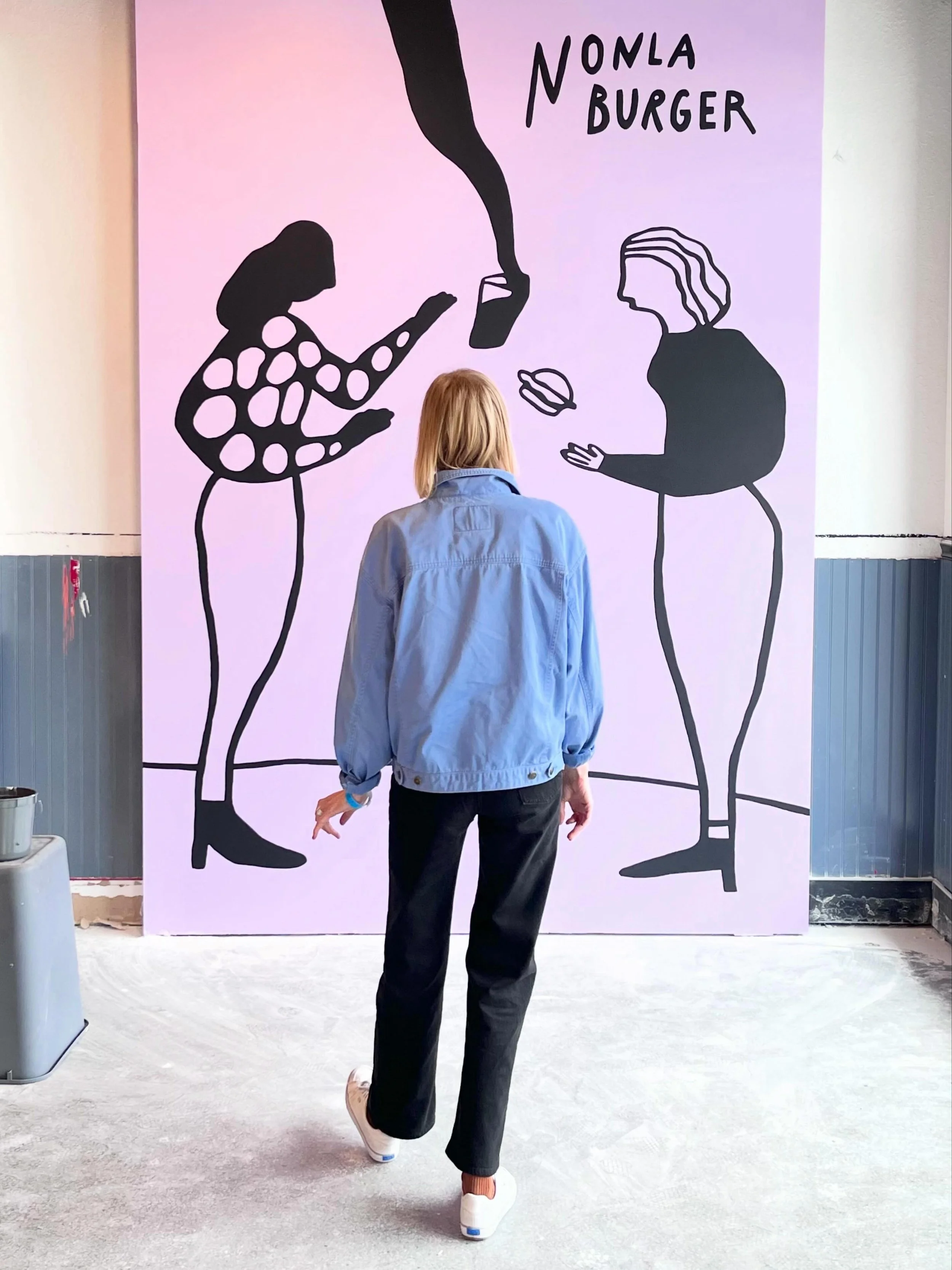 The tall ladies are back. A little glimpse at one of the murals I did for @nonlaburger &lsquo;s new location opening end of summer. I was so happy painting big and climbing up and down a ladder. Kinda felt like a kid again 💎