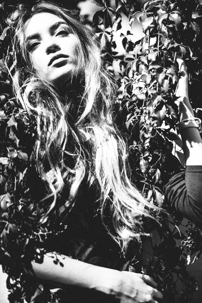 Dara B&W-4875.JPG