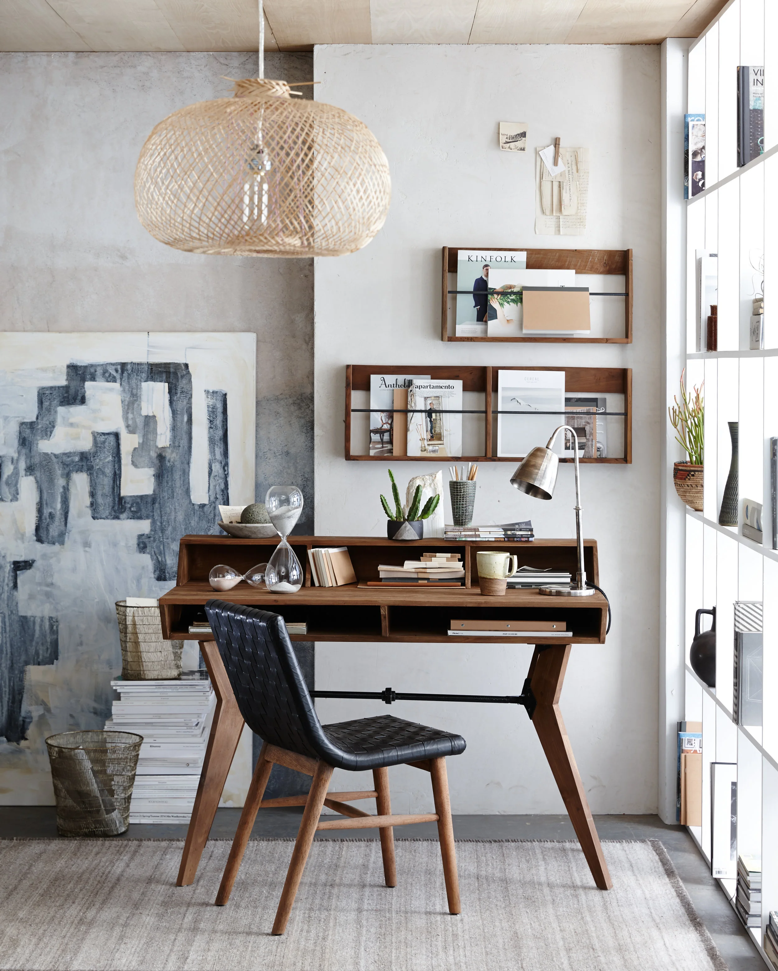 NEWQ_Desk_V1_187.jpg