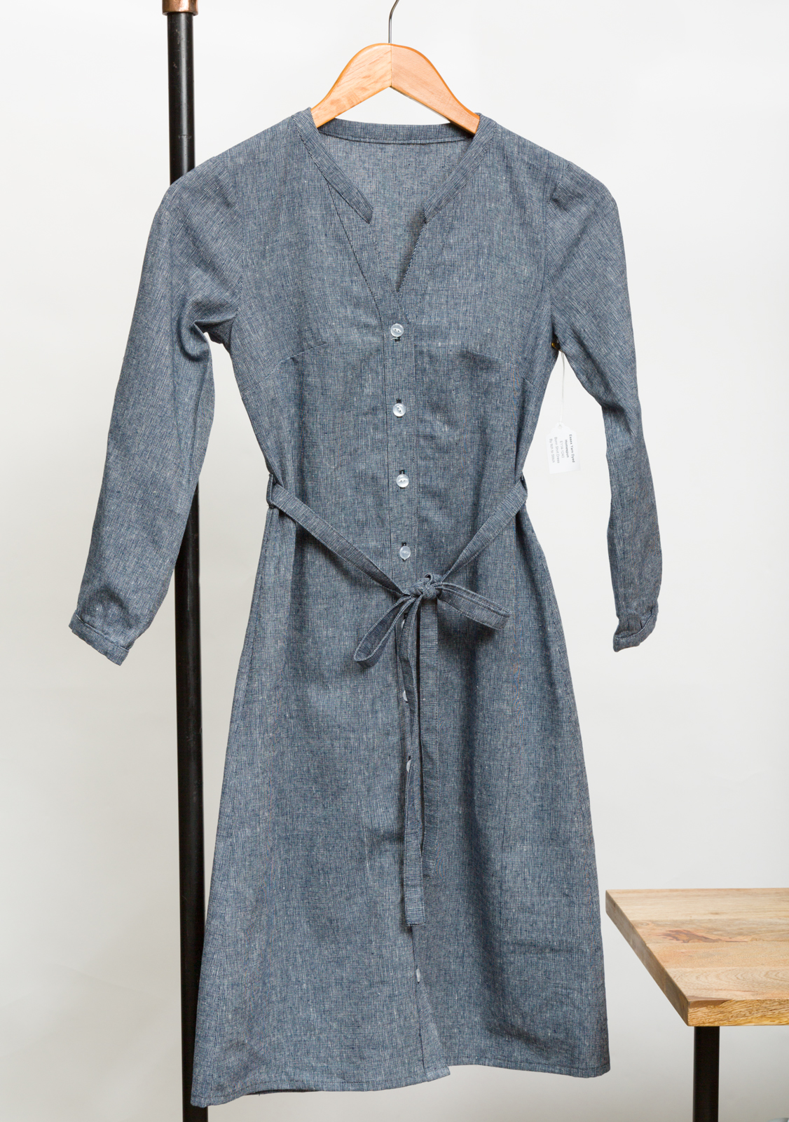 BONN SHIRT DRESS DESIGNED BY ITCH TO STITCH , MADE BY PINK SUEDE SHOE , FEATURING ESSEX YARN DYED HOMESPUN(E114-1243)