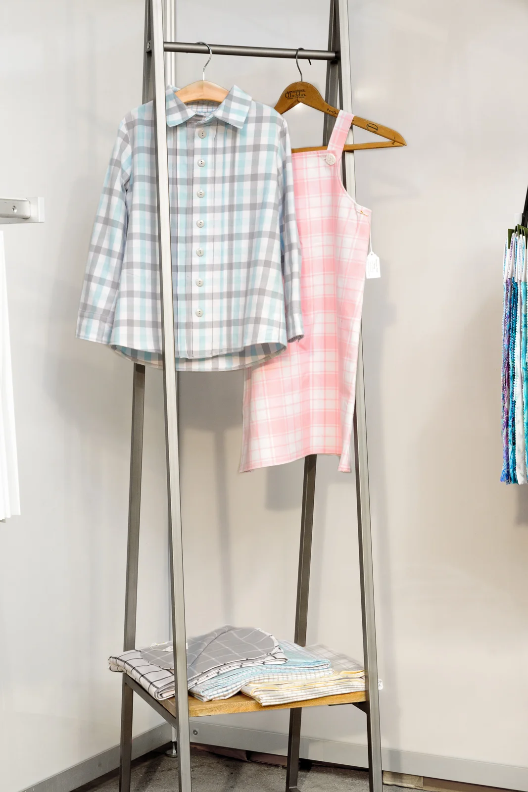 FEATURED PROJECTS INCLUDE: CHARLIE BUTTON UP BY MADE FOR MERMAIDS CLASSIC JUMPER BY BY PEEK-A-BOO PATTERN SHOP