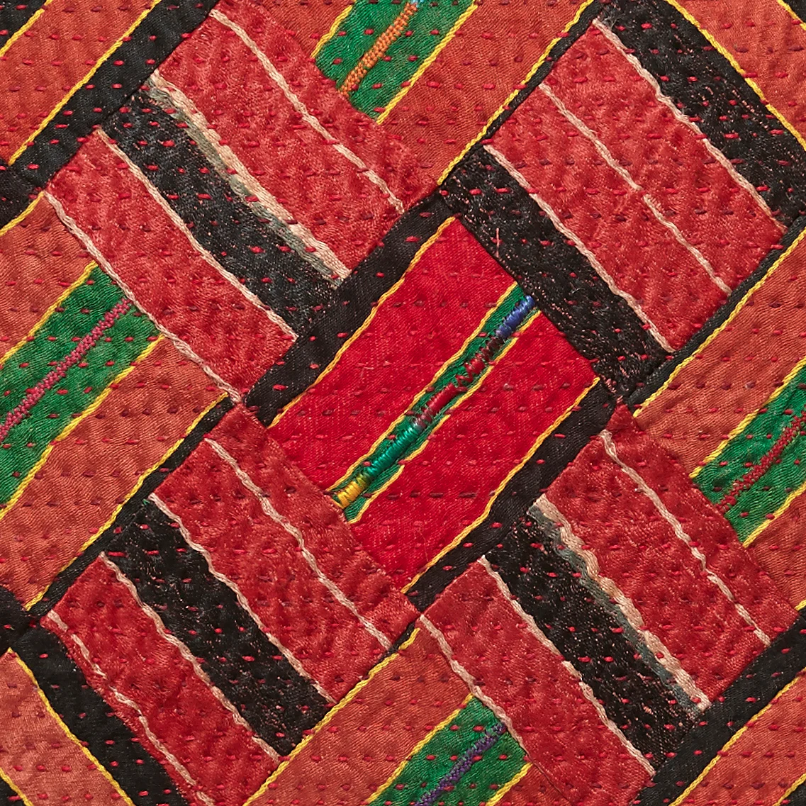 chequered_cushion_ek_detail.jpg