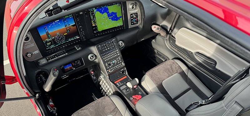 JATO-Cirrus-SR20-N311JS-cockpit.jpg