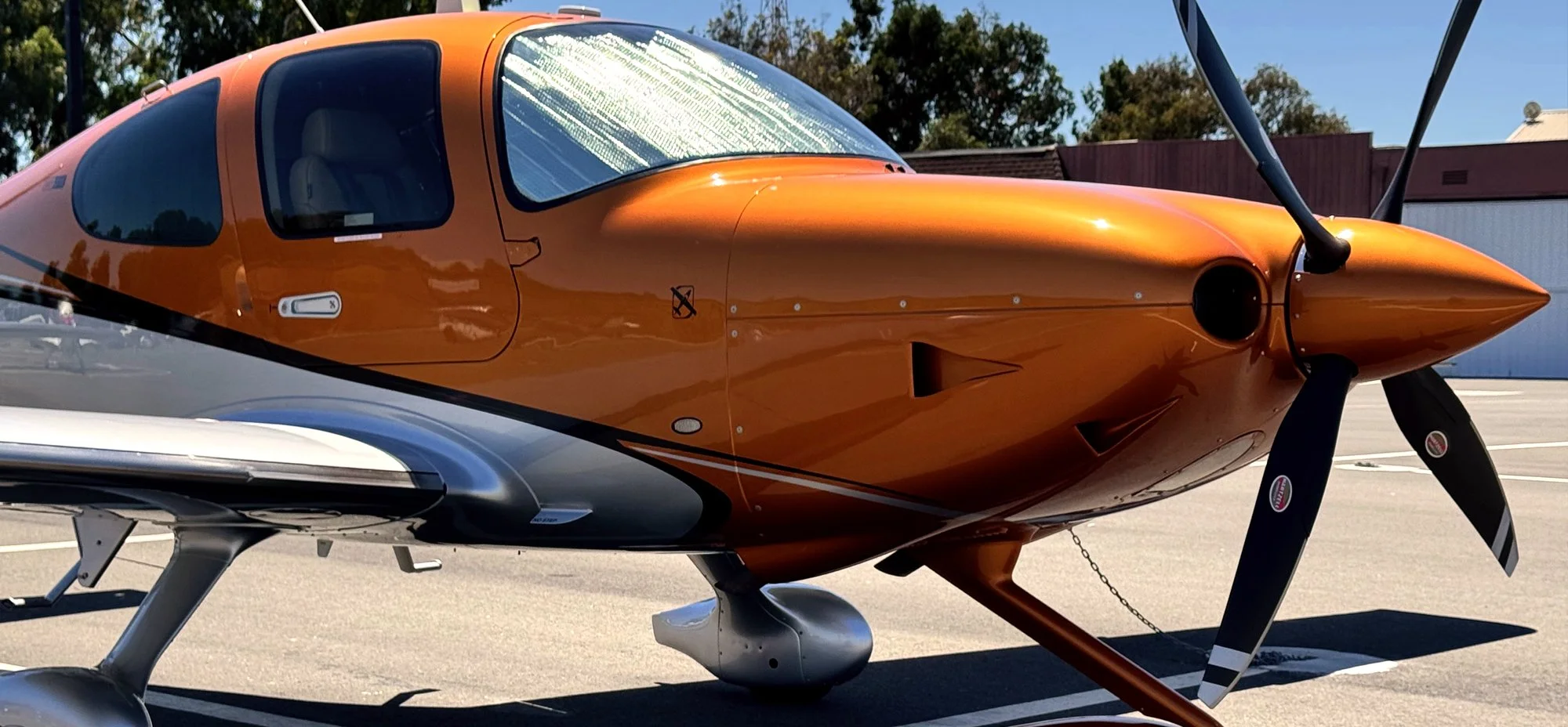 JATO-Cirrus-SR22T-G7-N811JS-4-bladed-prop.jpg
