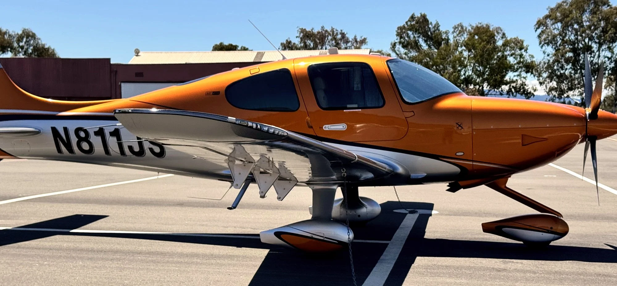 JATO-Cirrus-SR22T-G7-N811JS-passenger-side.jpg