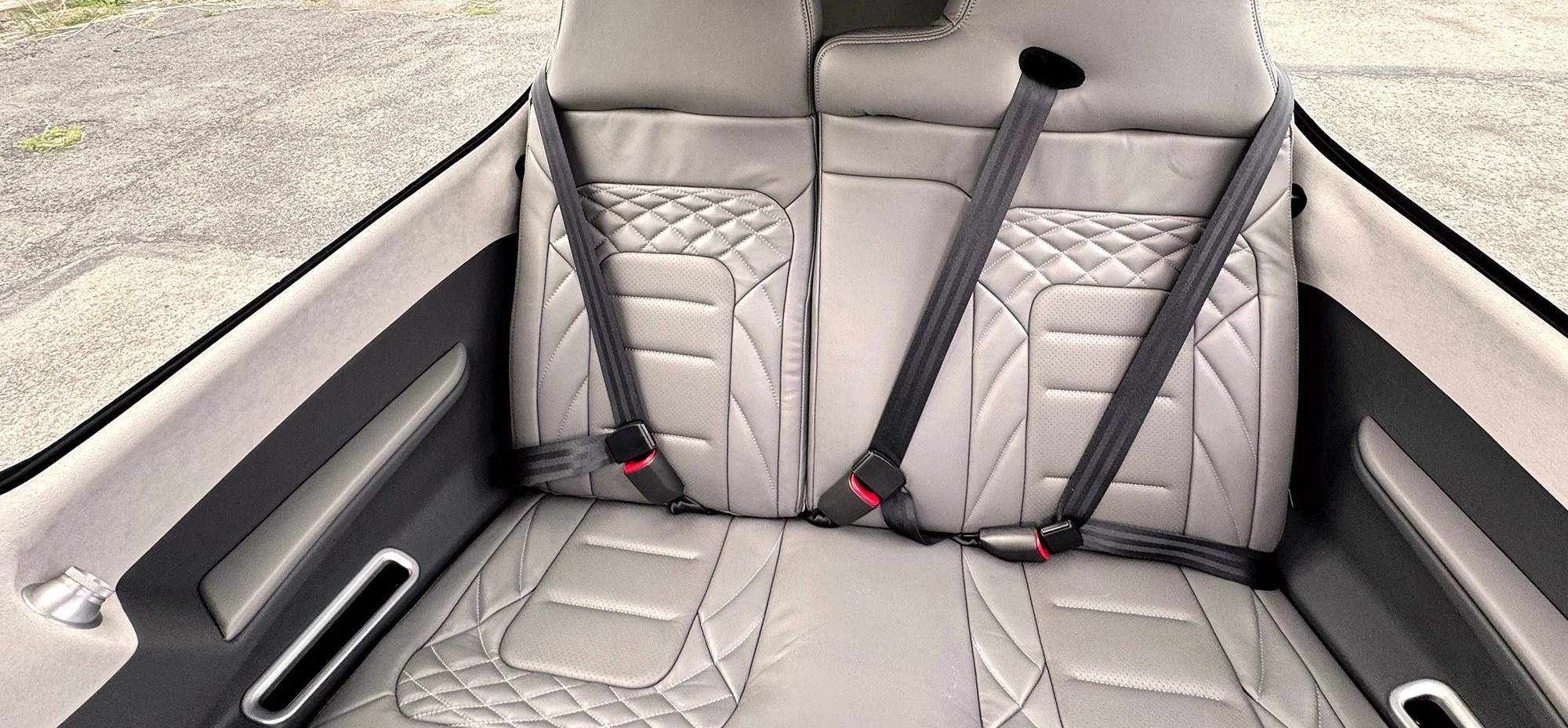 N51RE-Cirrus-SR22T-G7Plus-back-seat.jpg