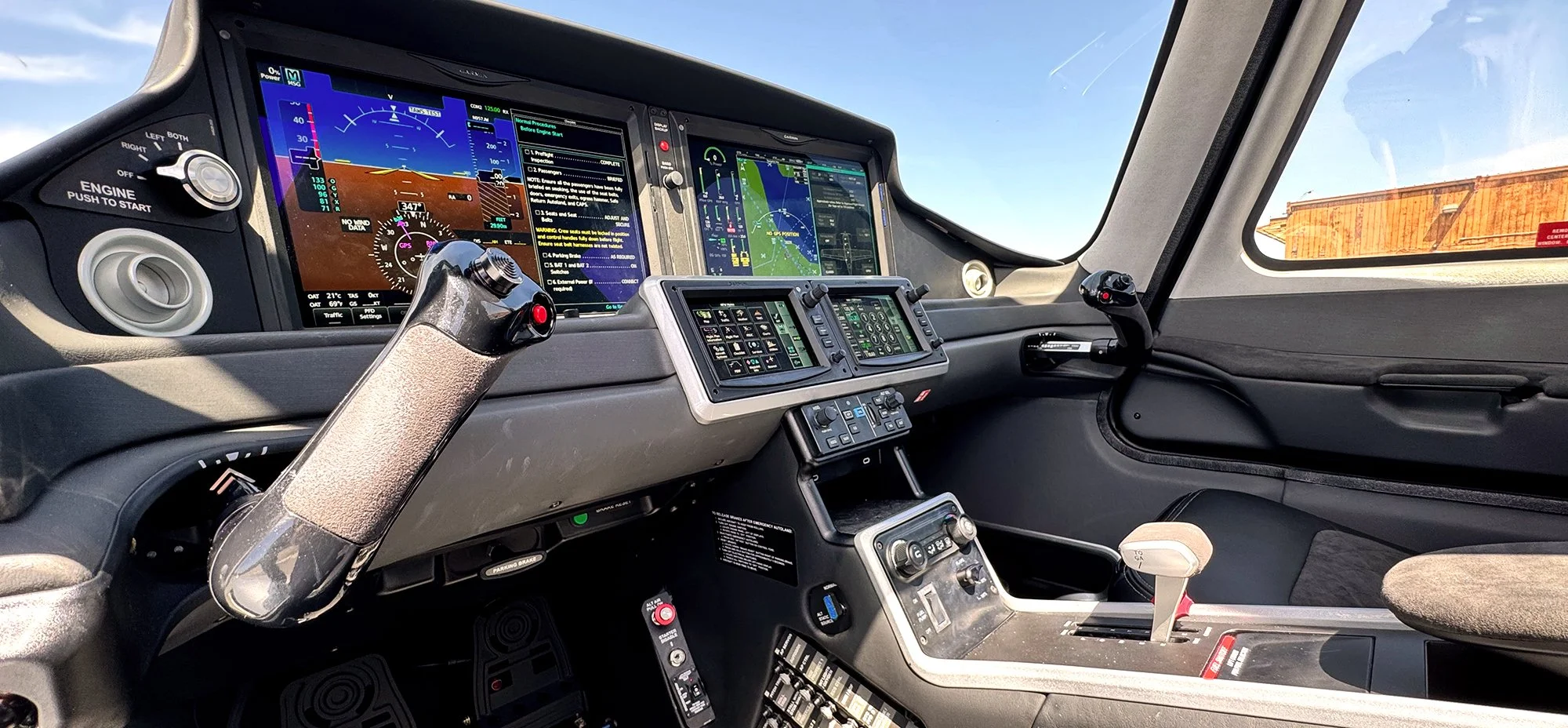 N957JW-modern-Cirrus-SR20-G7Plus.jpg