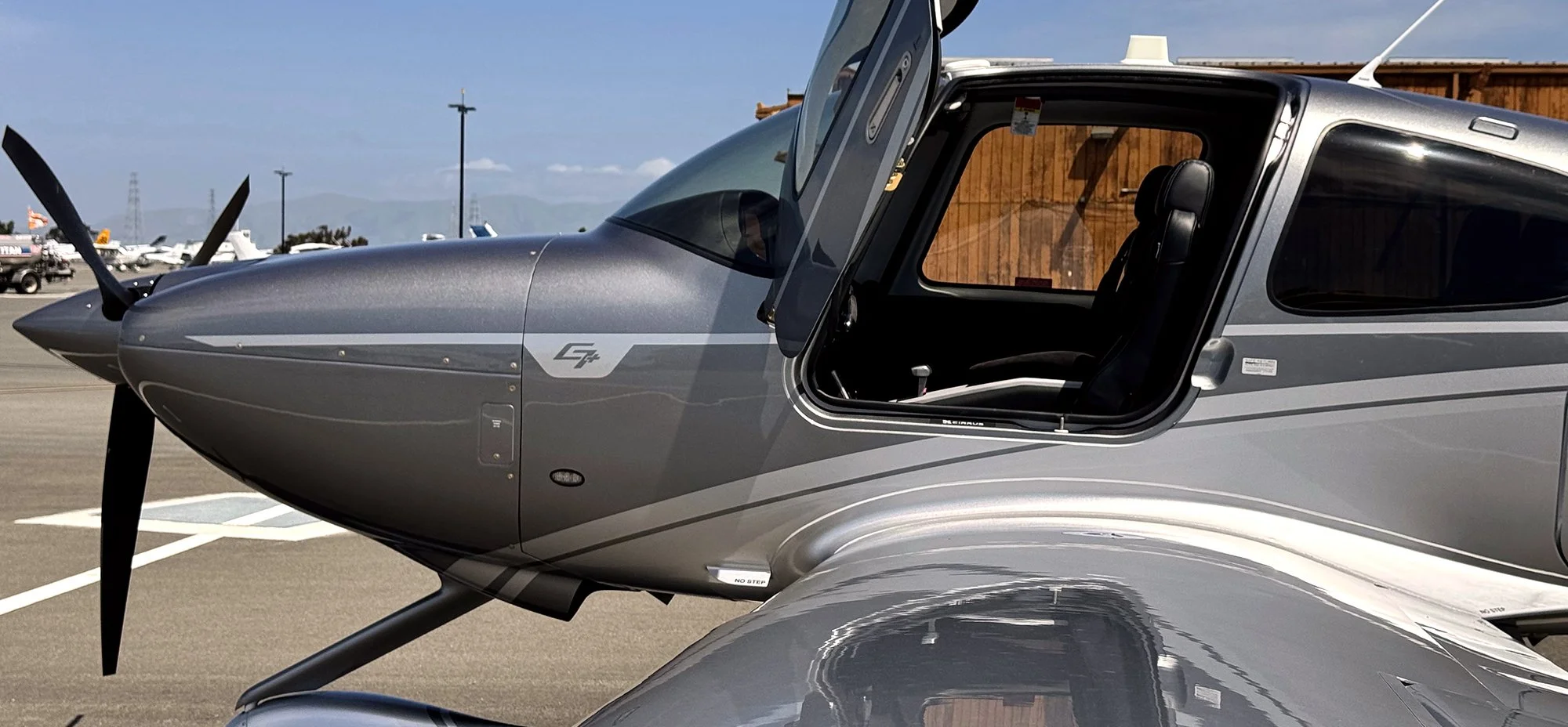 N957JW-doors-Cirrus-SR20-G7Plus.jpg