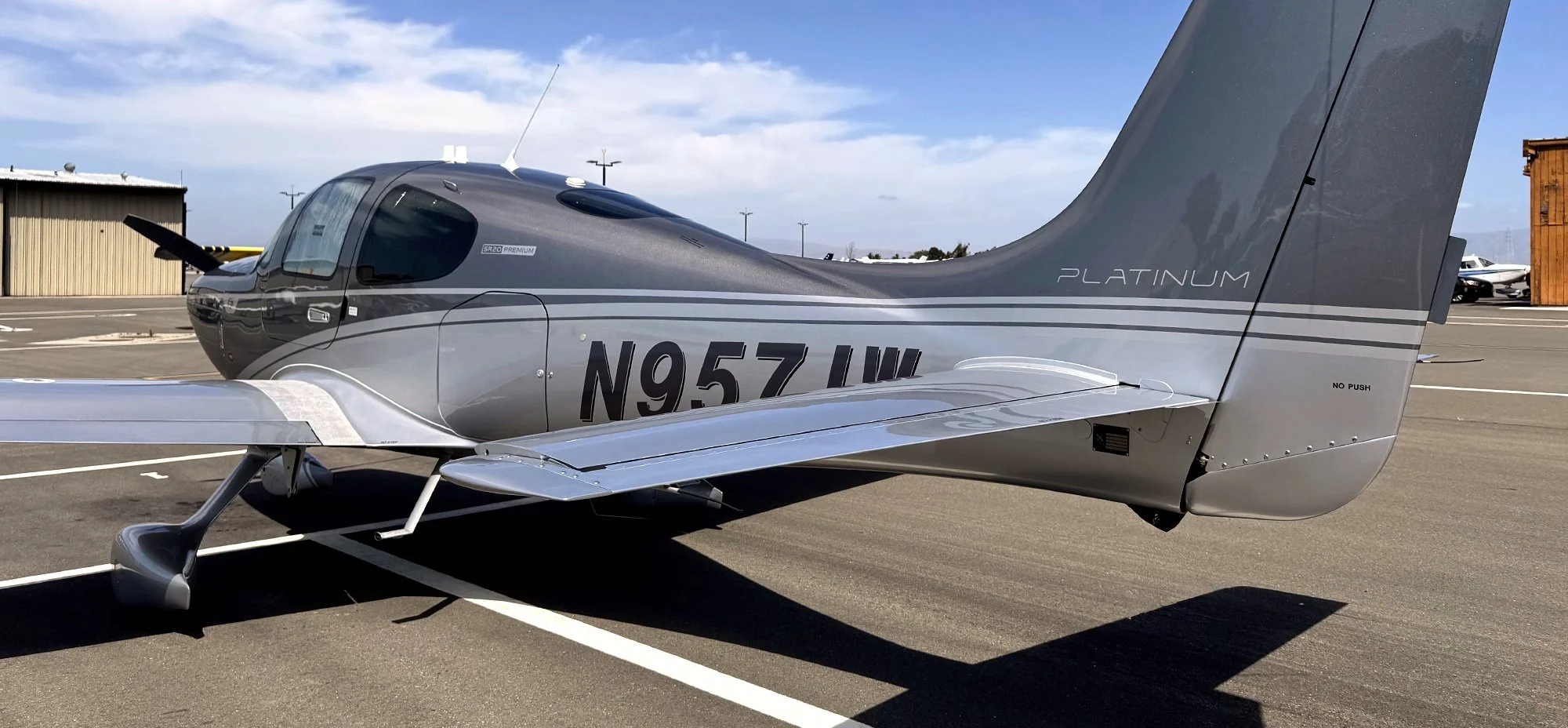 N957JW-tail-Cirrus-SR20-G7Plus.jpg