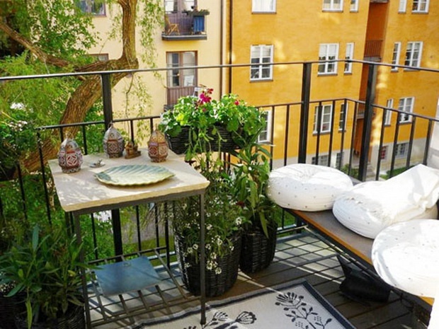 Amazing-Decorating-Ideas-for-Small-Balcony-16.jpg